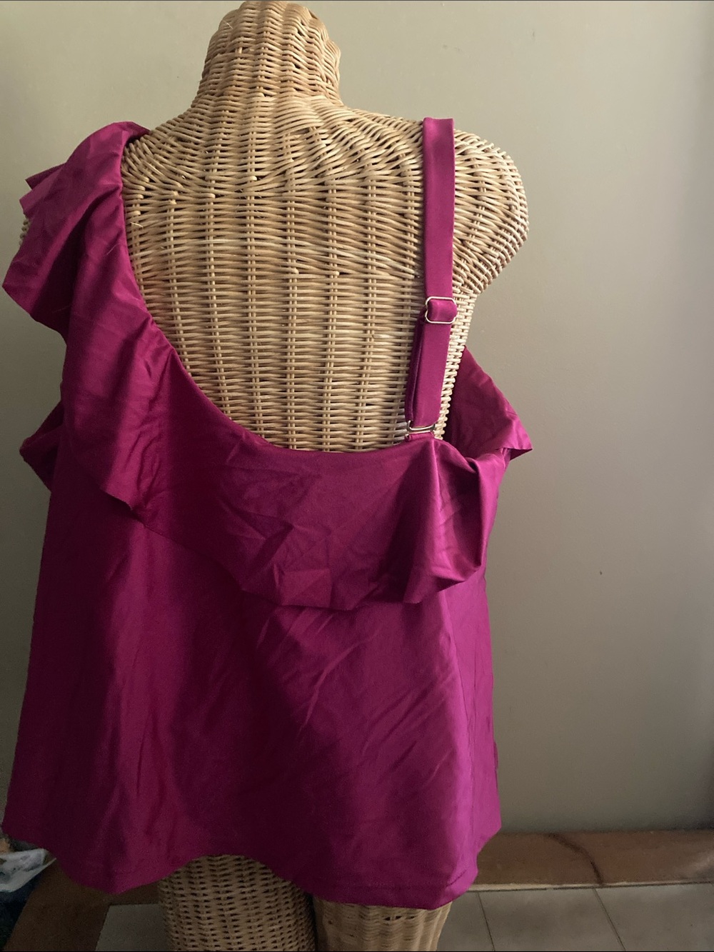 Fuchsia One-Shoulder Ruffle‎ Swim Top 3X - Picture 2 of 3